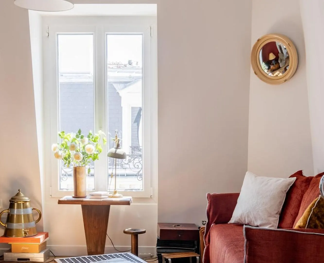 Veeve - Harmonious Hues Paris